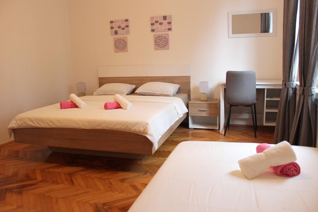Apartment & Room'S Anni Zadar Bagian luar foto
