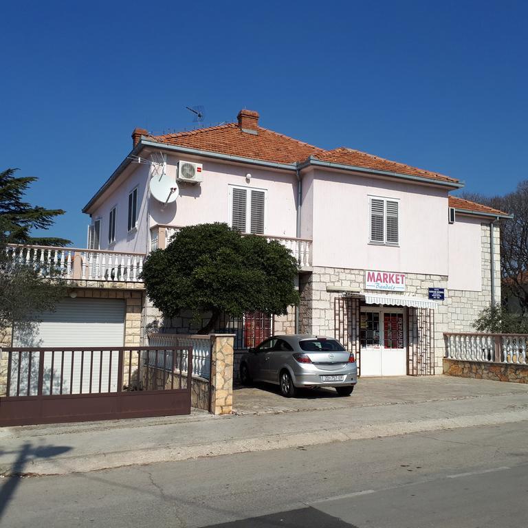 Apartment & Room'S Anni Zadar Bagian luar foto